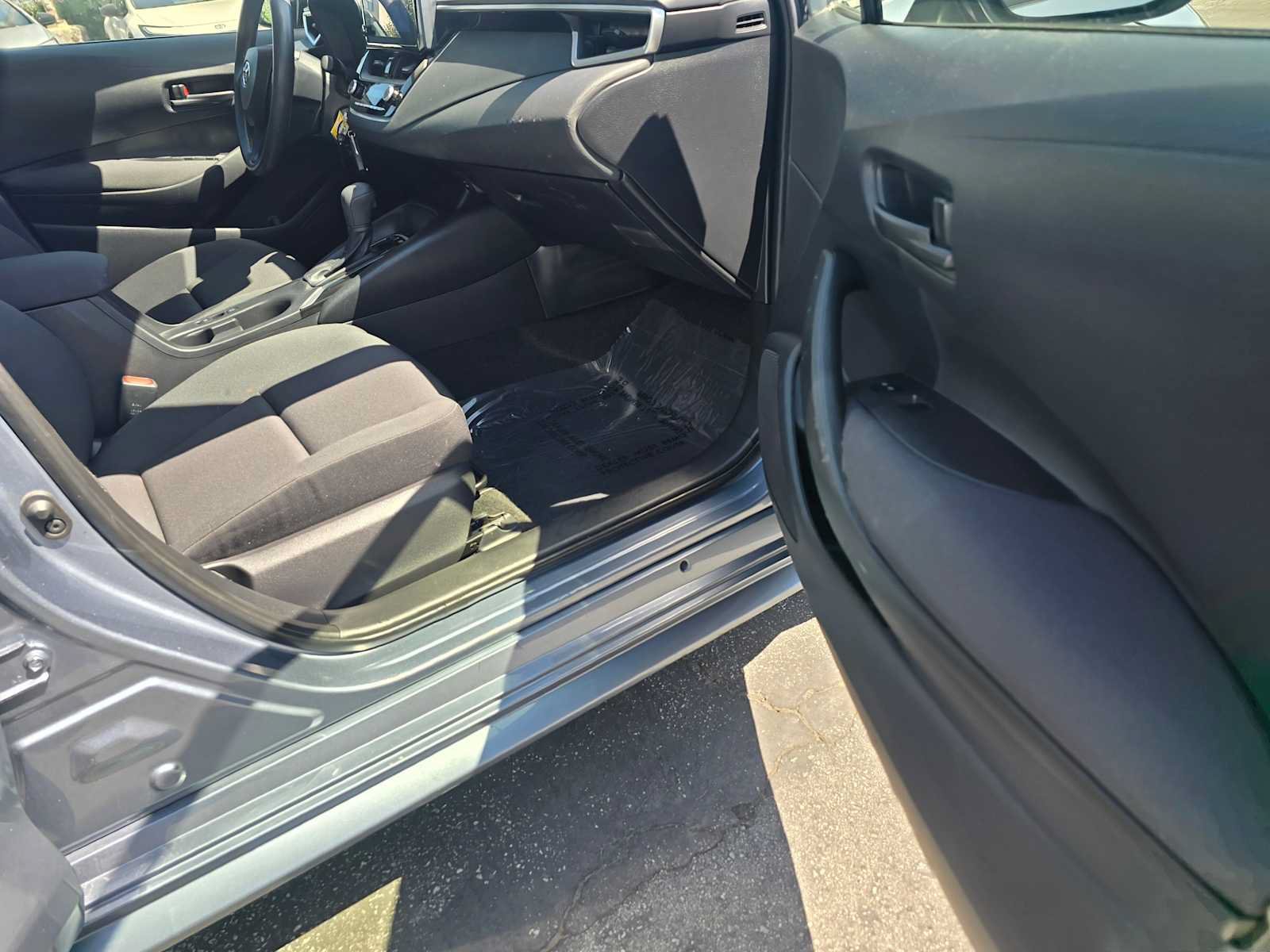 Used 2023 Toyota Corolla LE FWD image 10