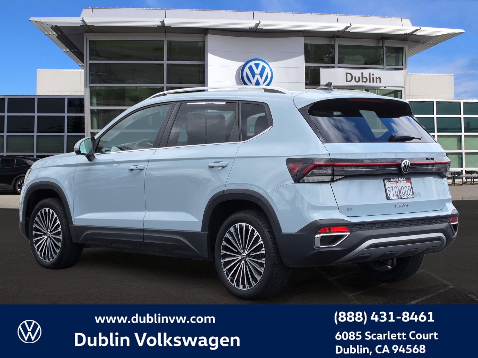 Used 2025 Volkswagen Taos SE FWD image 6