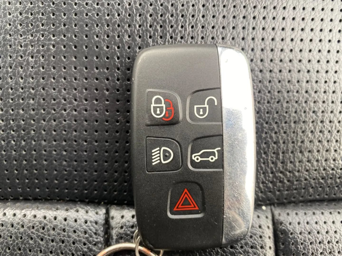 Used 2019 Land Rover Discovery Sport HSE AWD/4WD image 33