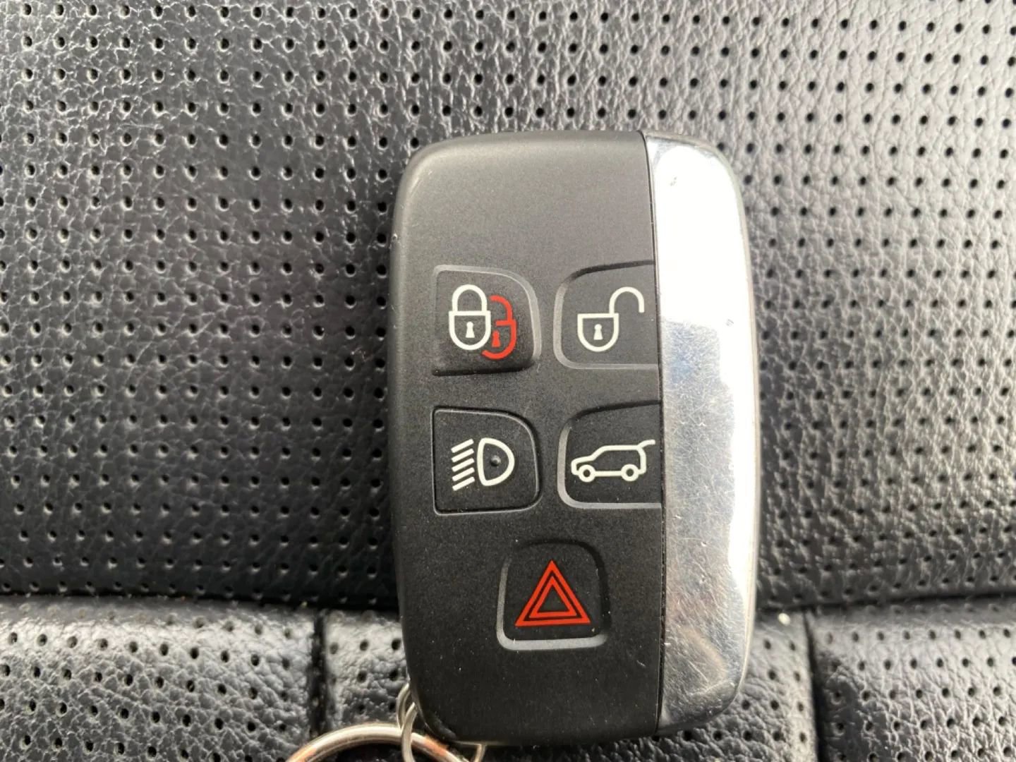 Used 2019 Land Rover Discovery Sport HSE AWD/4WD image 33