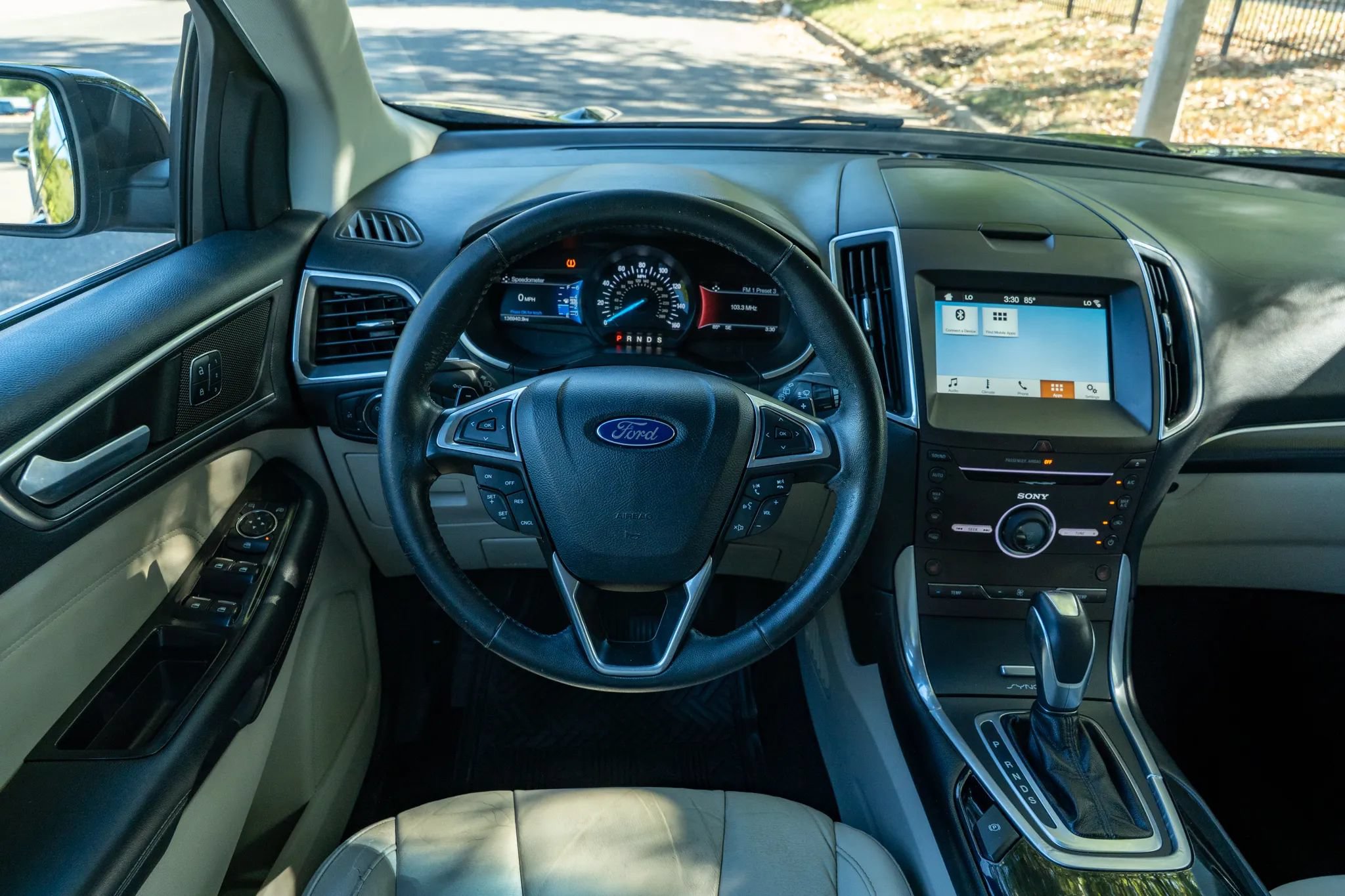Used 2016 Ford Edge Titanium FWD image 14