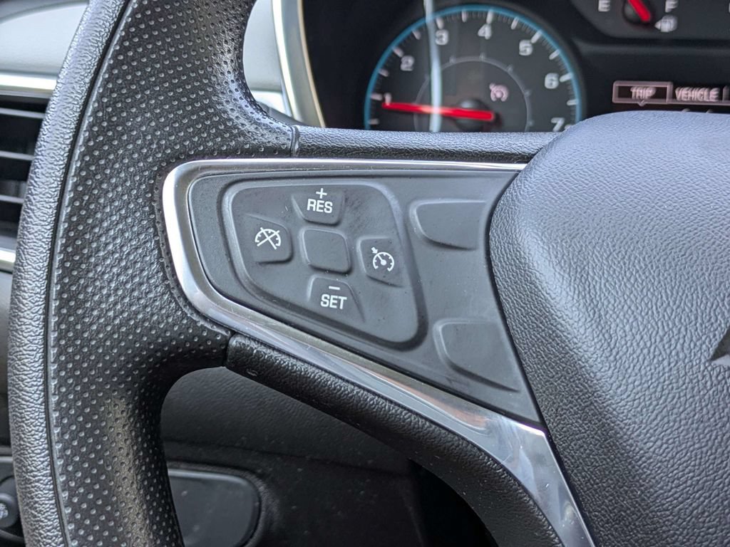 Used 2019 Chevrolet Equinox LS w/ LS Convenience Package FWD image 25