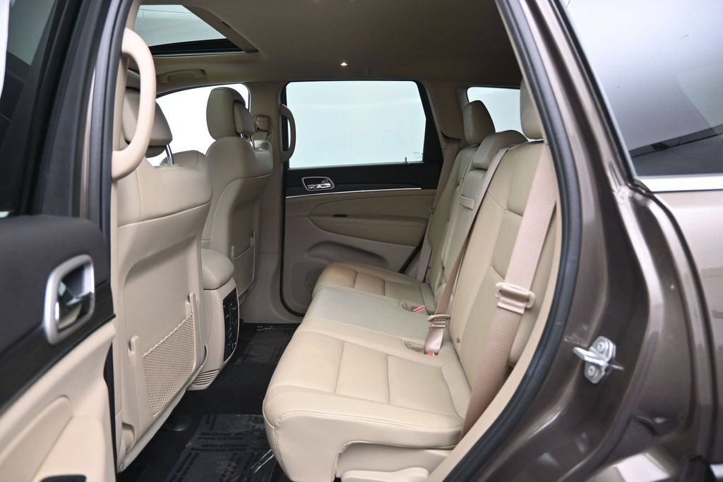 Used 2020 Jeep Grand Cherokee Limited AWD/4WD image 26