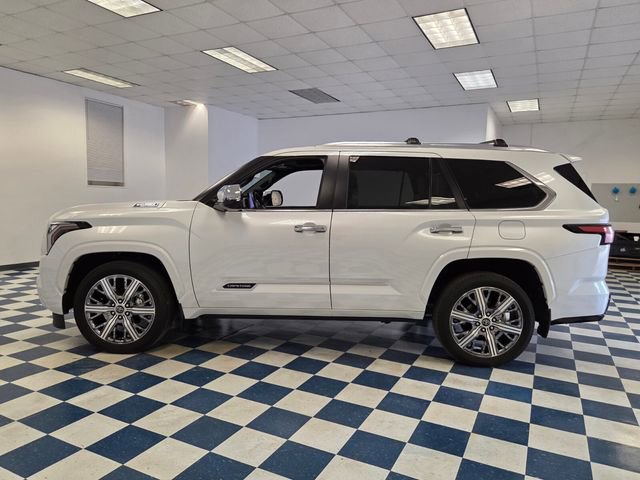 Used 2024 Toyota Sequoia Capstone image 4