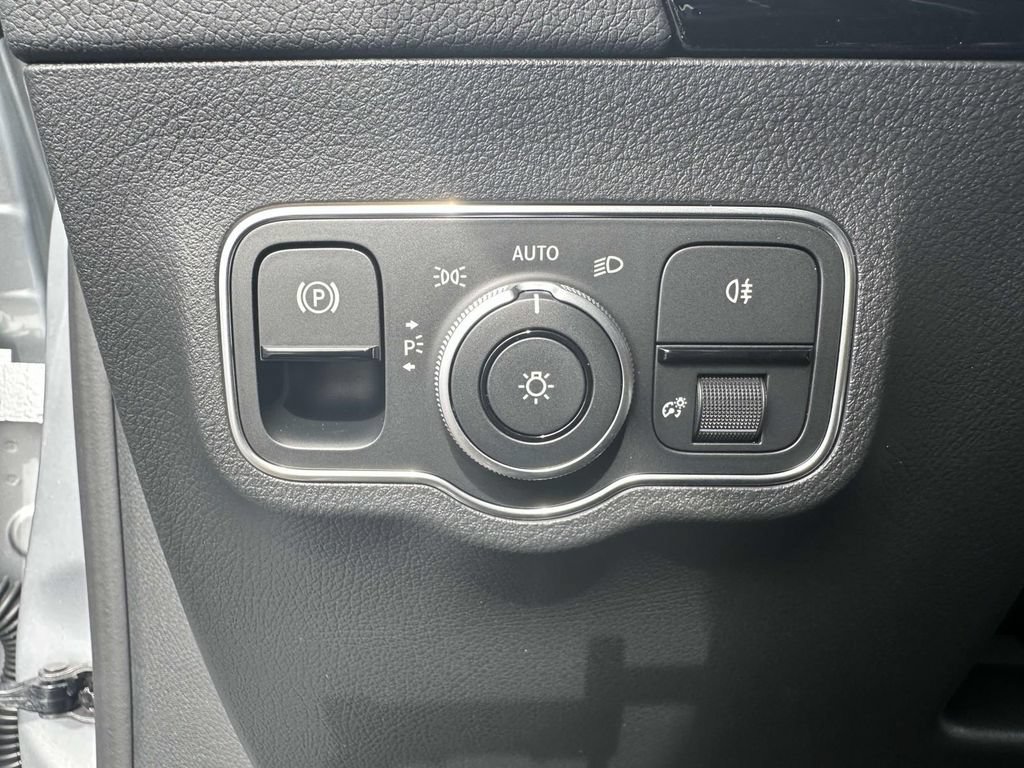 Certified 2025 Mercedes-Benz GLA 250 image 13