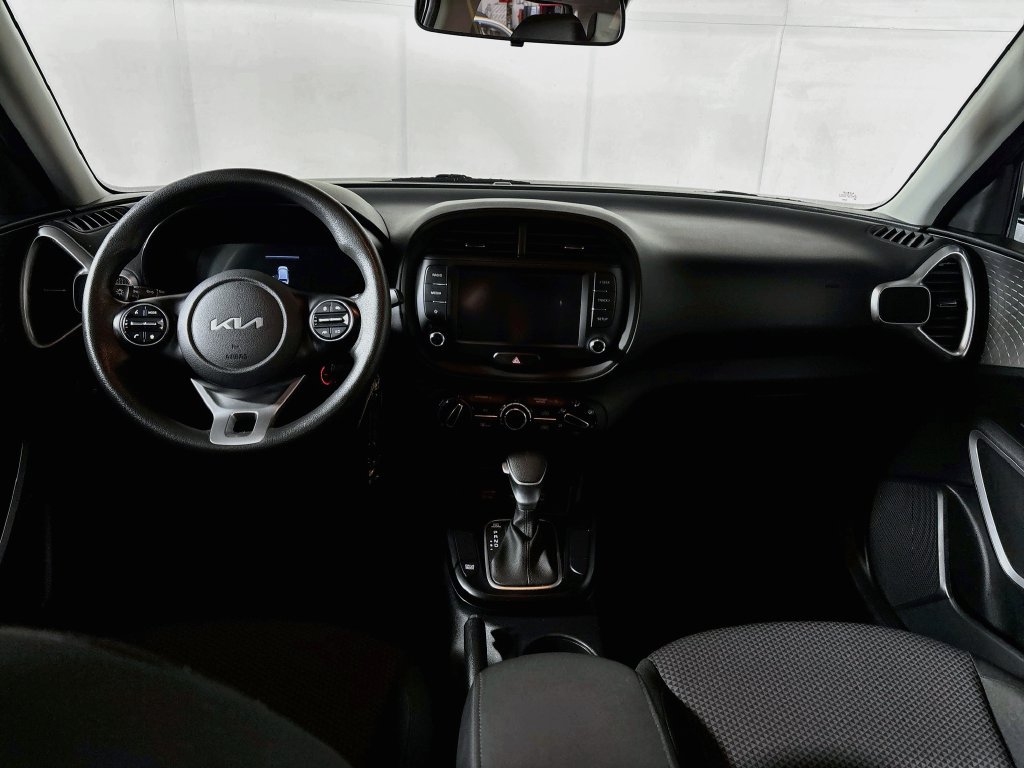 Used 2024 Kia Soul LX w/ Option Group 015 FWD image 12