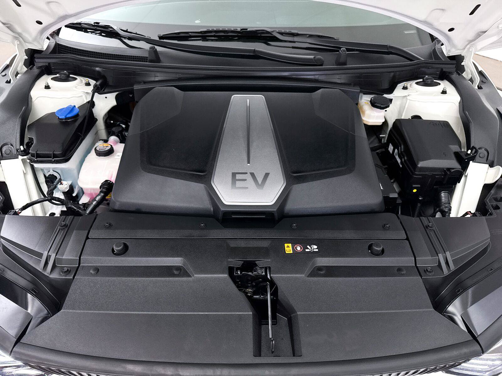Used 2024 Kia EV6 Wind w/ Wind Technology Package AWD/4WD image 9