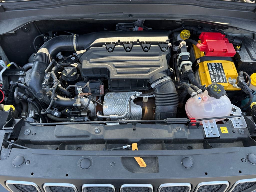 Used 2023 Jeep Renegade Latitude AWD/4WD image 23