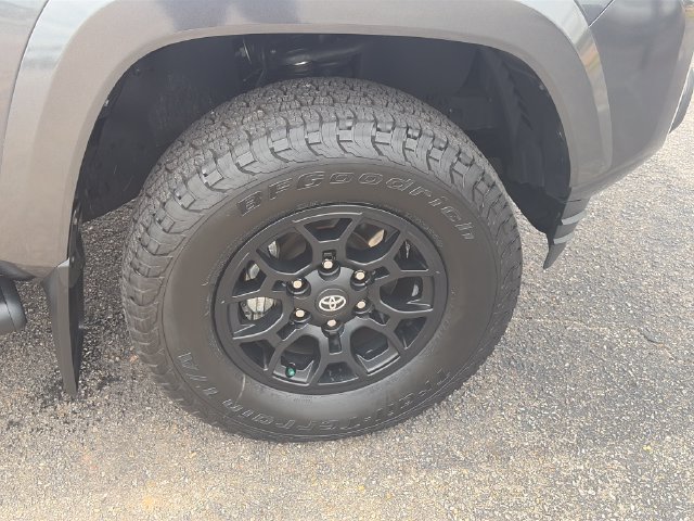 Used 2021 Toyota Tacoma 2WD Double Cab image 11