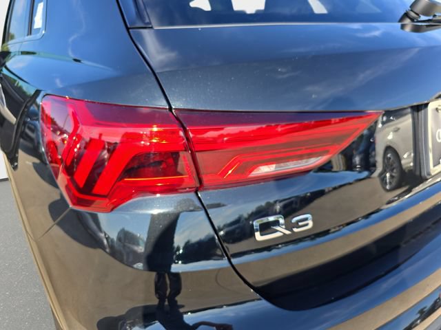 Used 2023 Audi Q3 2.0T Premium Plus w/ Premium Plus Package AWD/4WD image 37