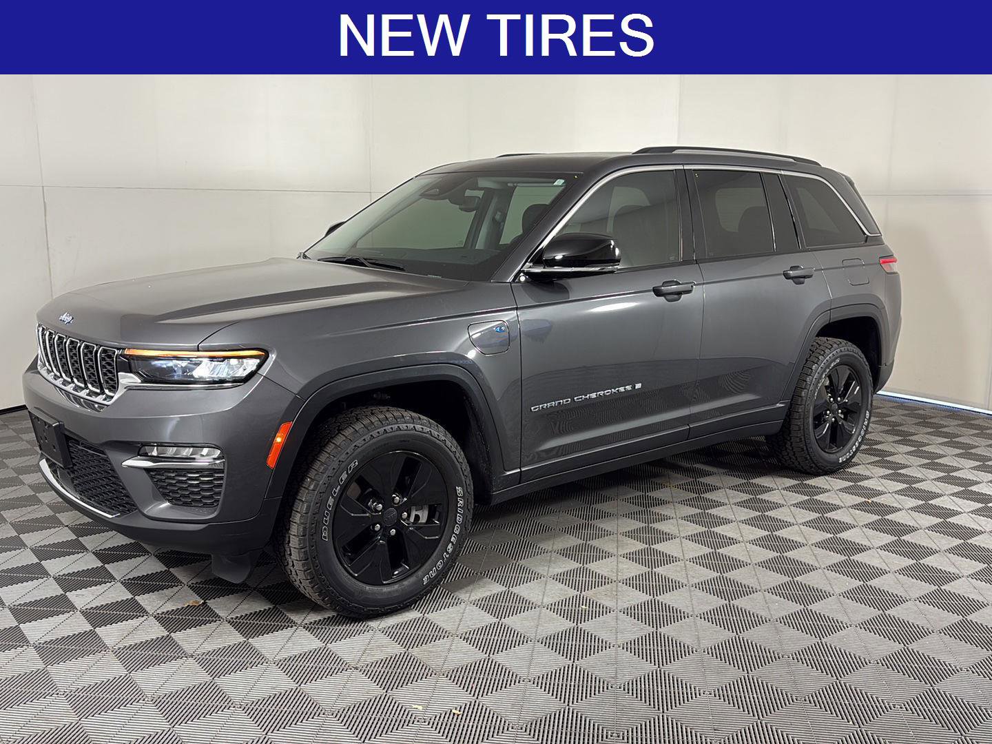 Used 2022 Jeep Grand Cherokee Limited 4xe image 1