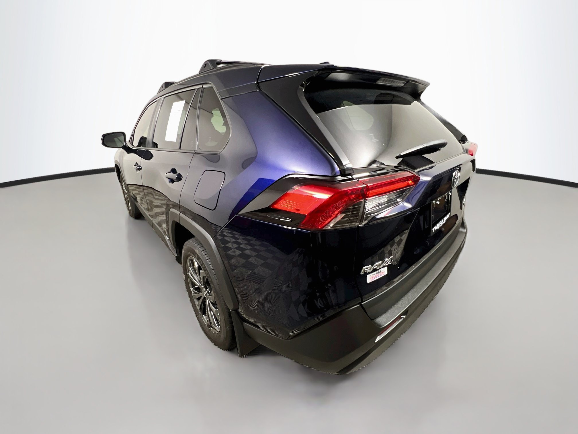 Used 2025 Toyota RAV4 XLE Premium w/ Weather Package AWD/4WD image 8