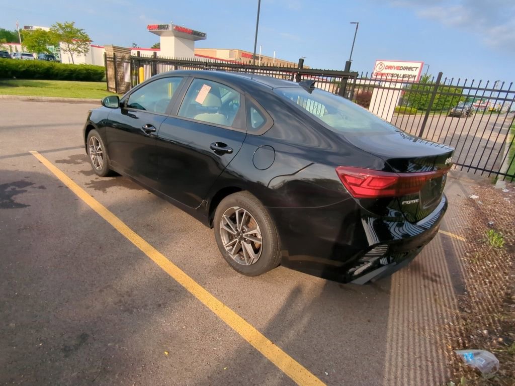 Used 2022 Kia Forte LXS FWD image 4