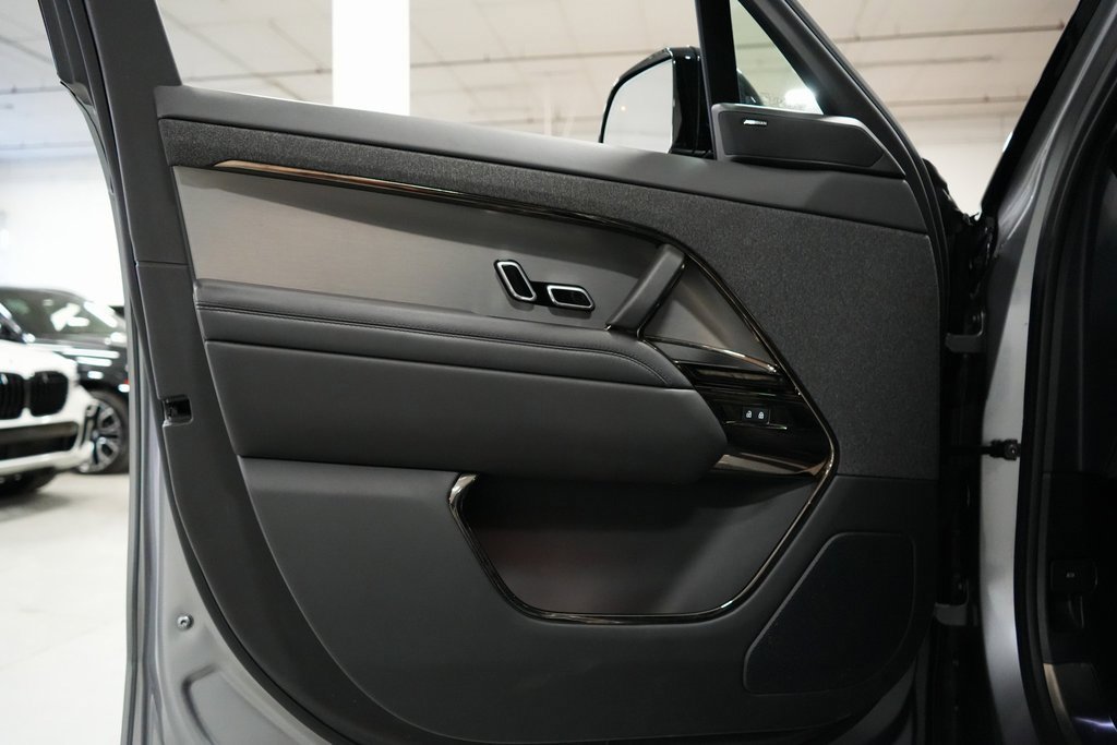 Used 2023 Land Rover Range Rover Sport SE Dynamic image 35