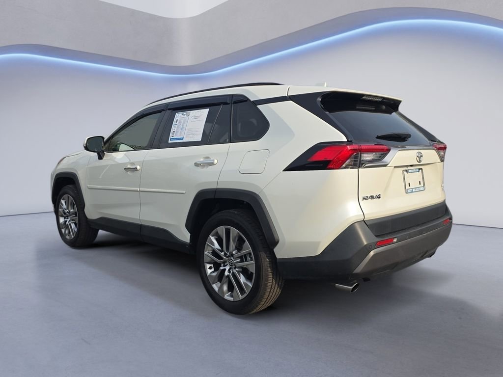 Used 2020 Toyota RAV4 Limited image 3