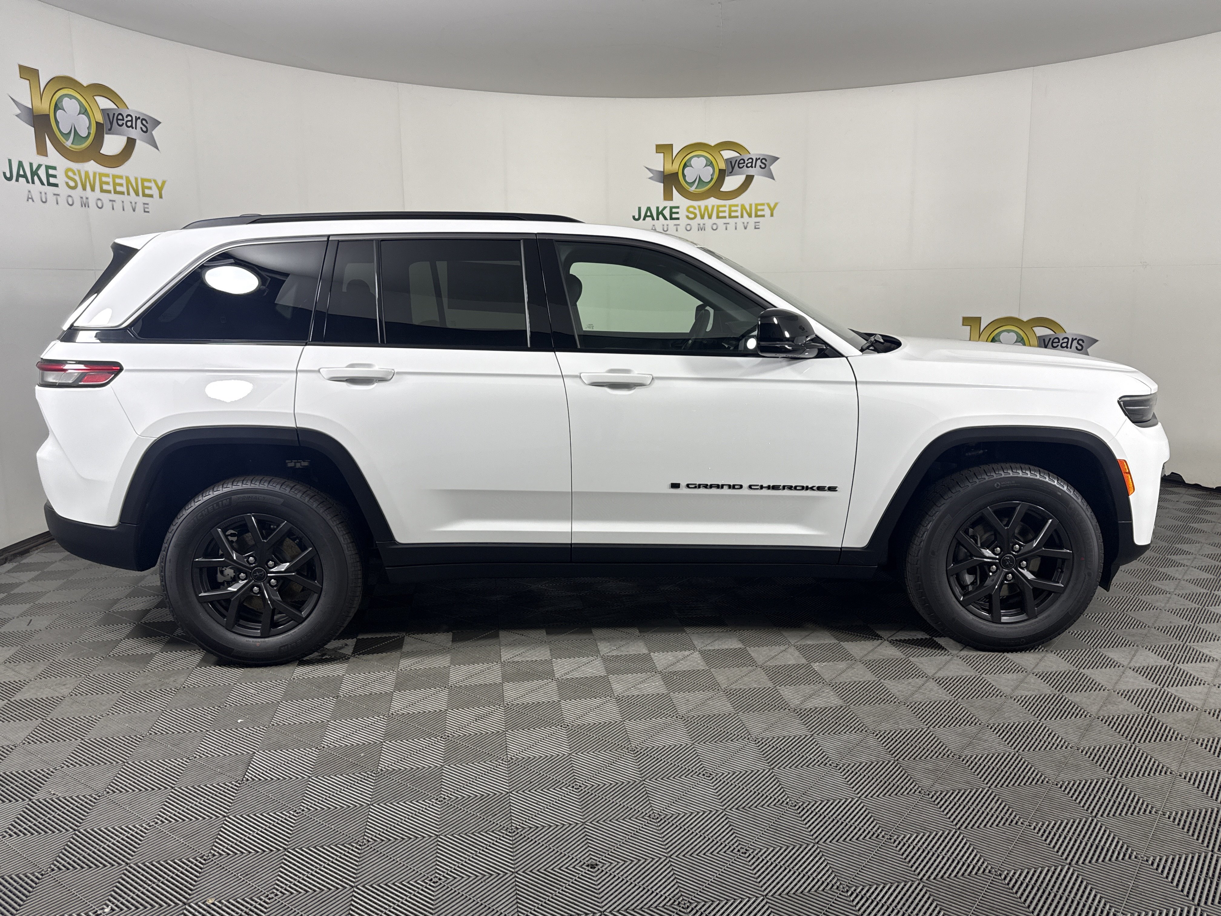 New 2027 Jeep Grand Cherokee 4WD image 11