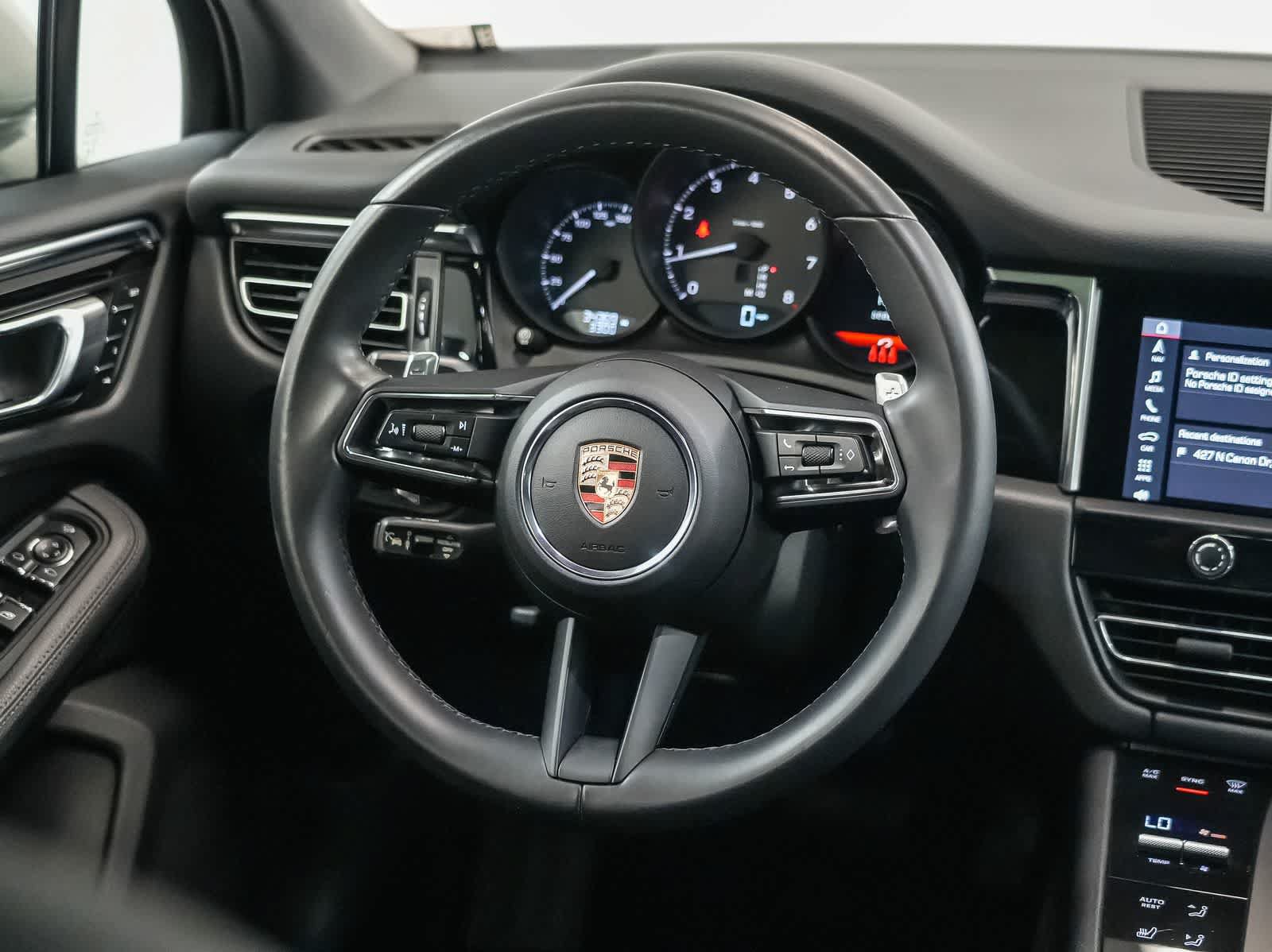 Certified 2023 Porsche Macan AWD/4WD image 18