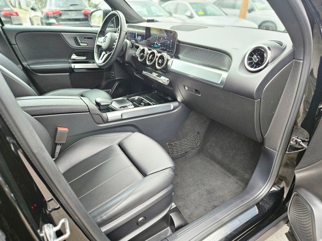 Used 2020 Mercedes-Benz GLB 250 4MATIC image 9