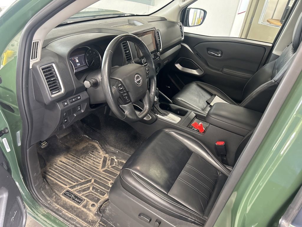 Used 2023 Nissan Frontier SV w/ SV Premium Package AWD/4WD image 3