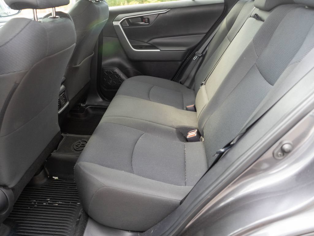 Used 2023 Toyota RAV4 LE AWD/4WD image 13