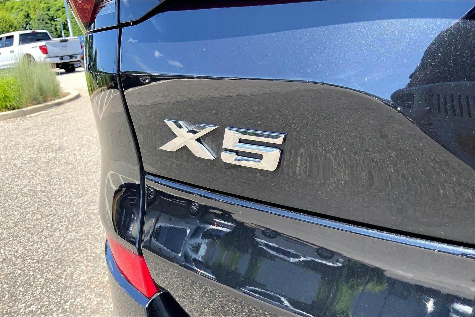 Used 2024 BMW X5 xDrive40i w/ M Sport Package AWD/4WD image 18