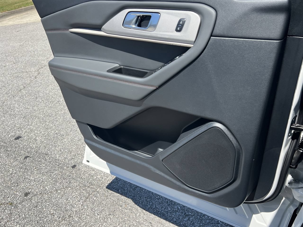 New 2026 Ford Explorer Active w/ Active Comfort Package RWD image 12