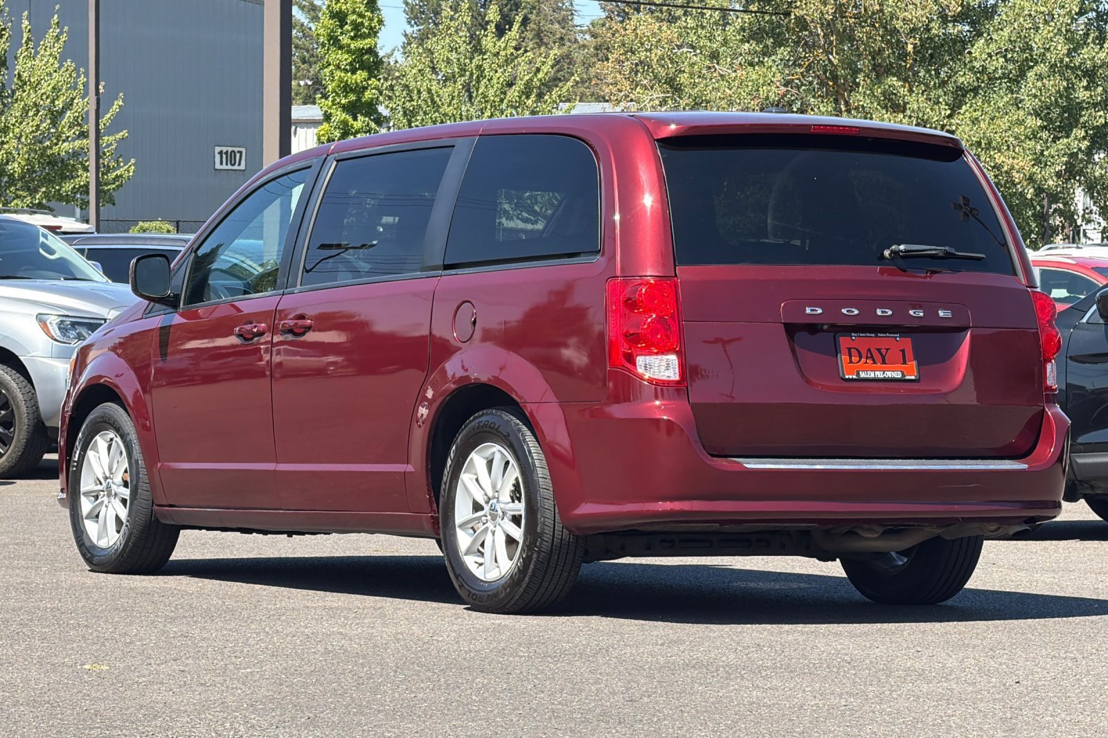 Used 2020 Dodge Grand Caravan SE FWD image 8
