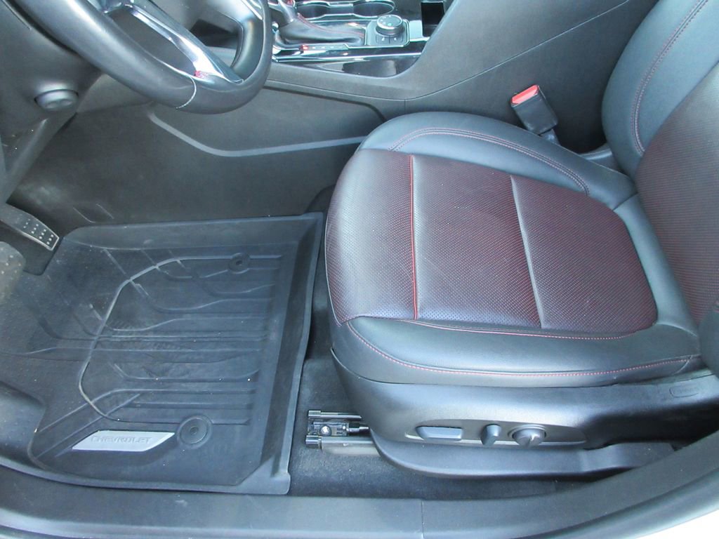 Certified 2022 Chevrolet Blazer RS w/ Enhanced Convenience Package AWD/4WD image 23