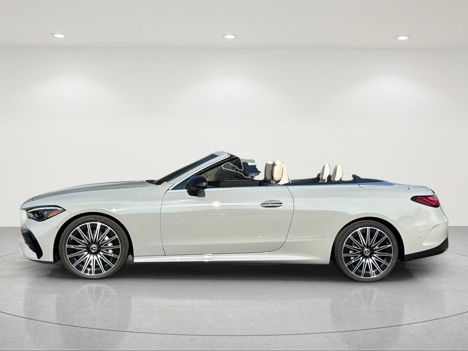 New 2027 Mercedes-Benz CLE 450 4MATIC Cabriolet image 3