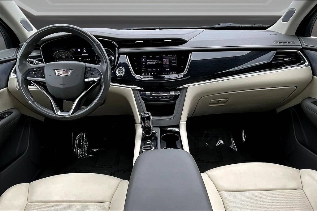 Certified 2024 Cadillac XT6 Premium Luxury w/ Technology Package AWD/4WD image 7