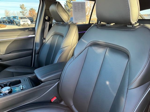 Used 2025 Jeep Wagoneer S Limited image 12