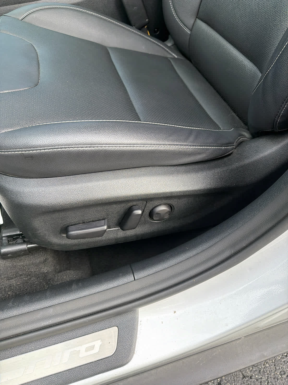 Used 2021 Kia Niro EX Premium FWD image 17