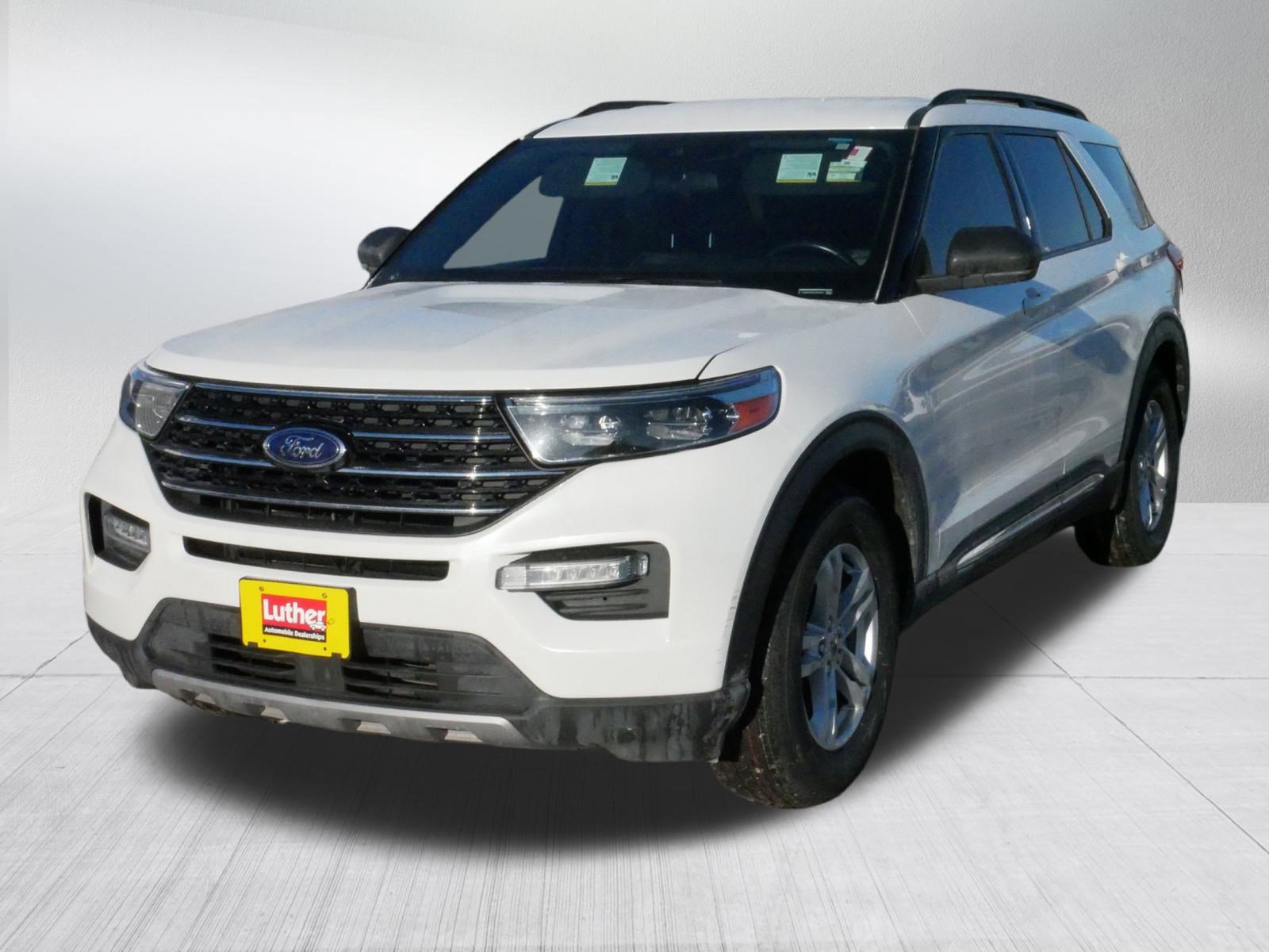Used 2020 Ford Explorer XLT w/ Equipment Group 202A image 2