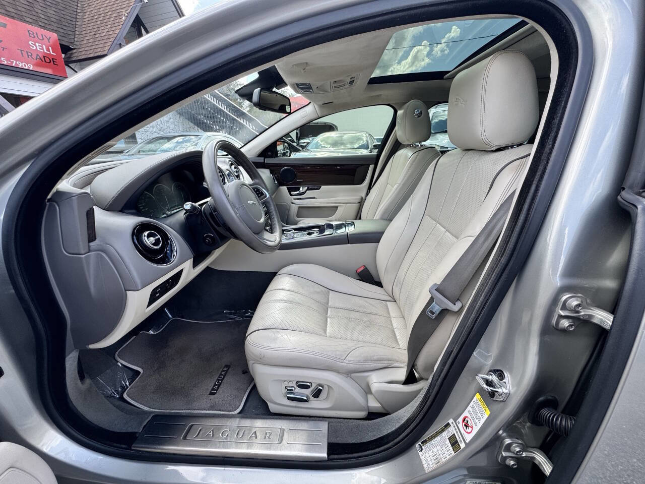 Used 2013 Jaguar XJ L Portfolio image 10