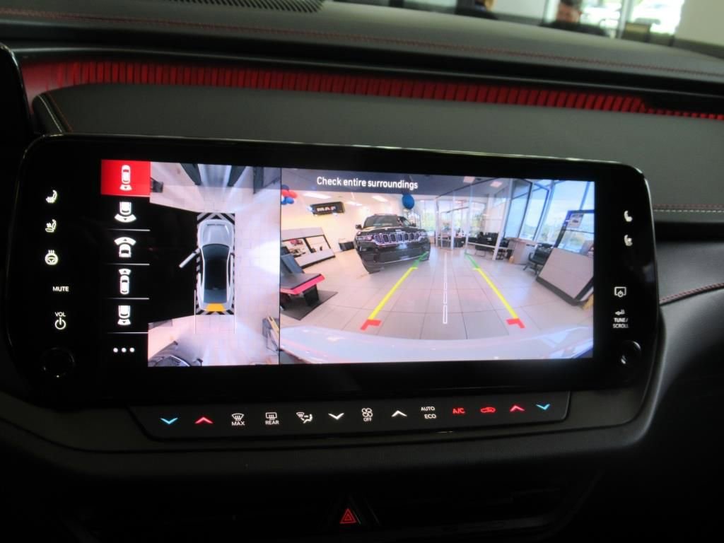 Used 2024 Dodge Charger R/T Scat Pack w/ Plus Group image 21