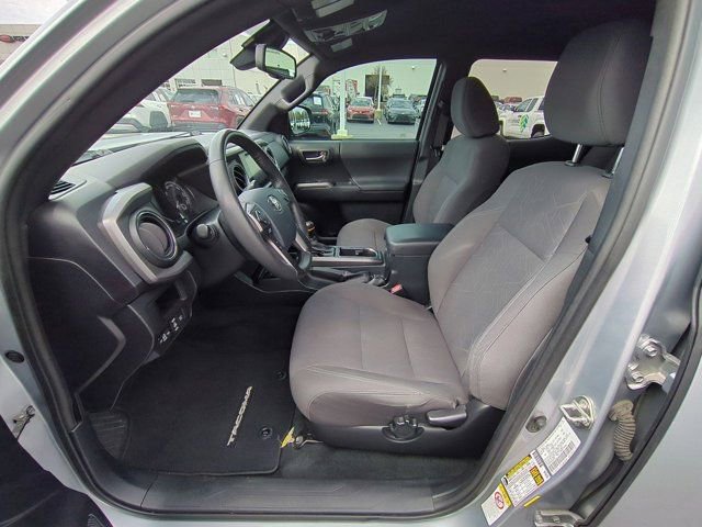 Certified 2019 Toyota Tacoma TRD Off-Road AWD/4WD image 9