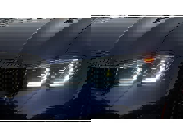 New 2025 BMW 330i Sedan w/ M Sport Package image 6