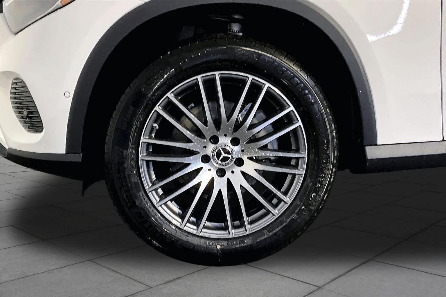 New 2027 Mercedes-Benz GLC 300 4MATIC image 17