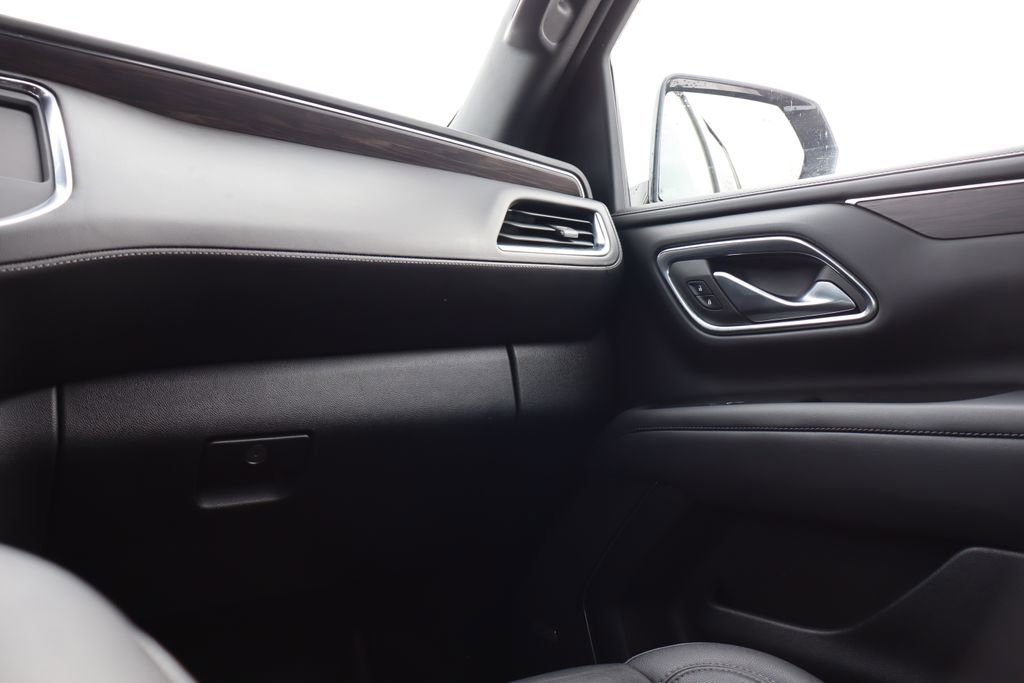 Used 2023 Chevrolet Suburban Z71 w/ Luxury Package image 50