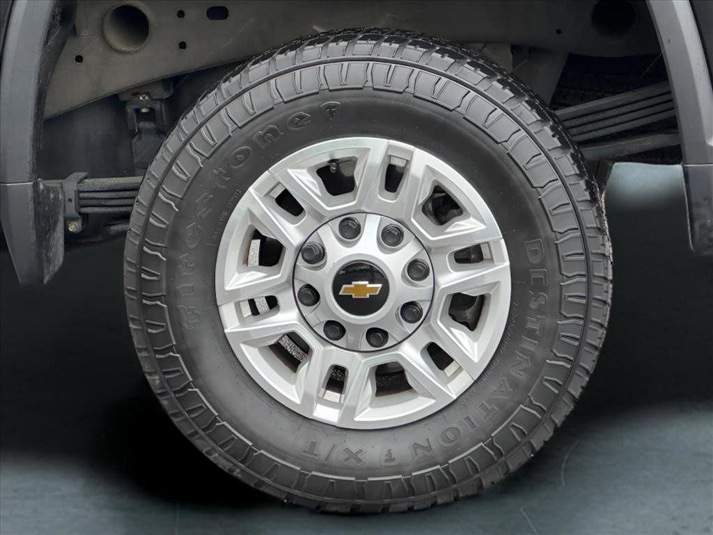 Used 2024 Chevrolet Silverado 2500 LT image 11