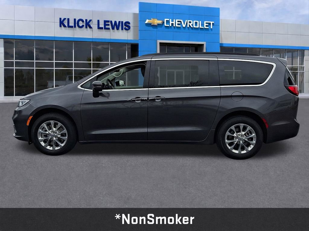 Used 2022 Chrysler Pacifica Touring-L AWD/4WD image 4