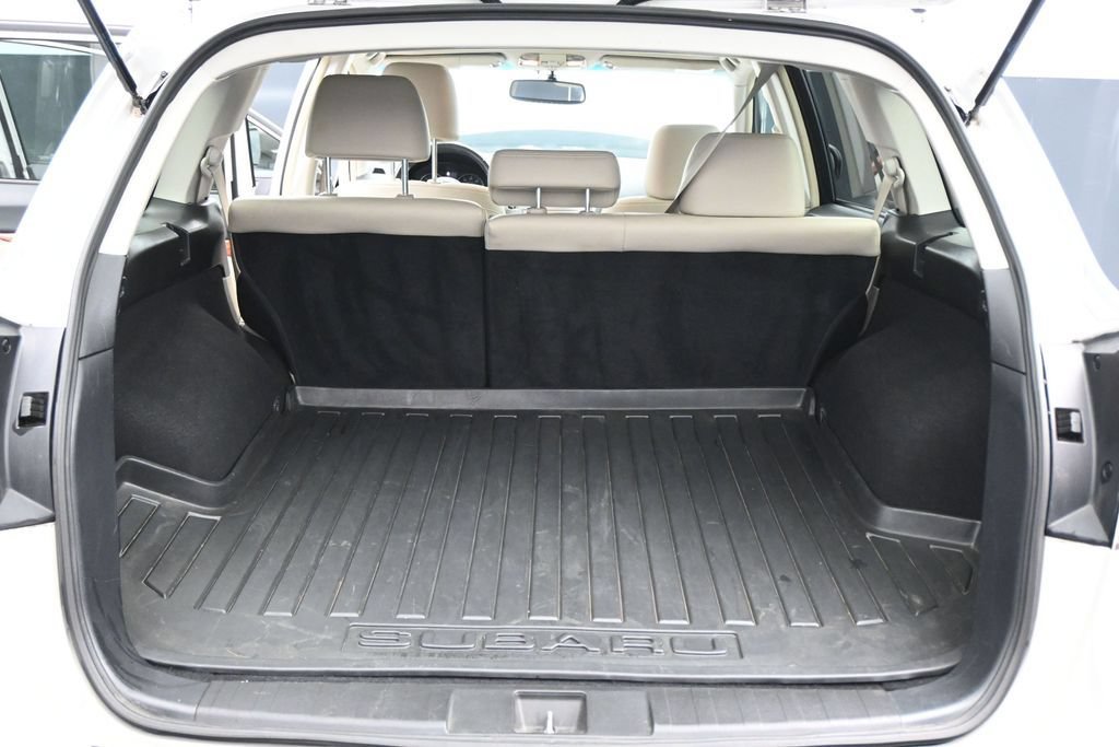Used 2011 Subaru Outback 2.5i Limited AWD/4WD image 28