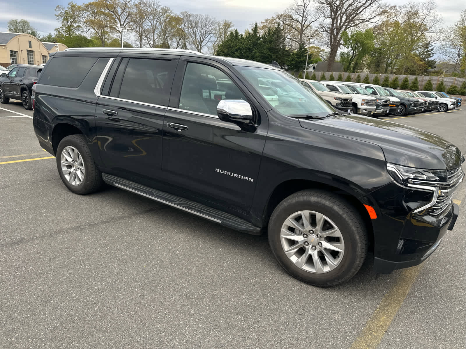 Certified 2023 Chevrolet Suburban Premier AWD/4WD image 2