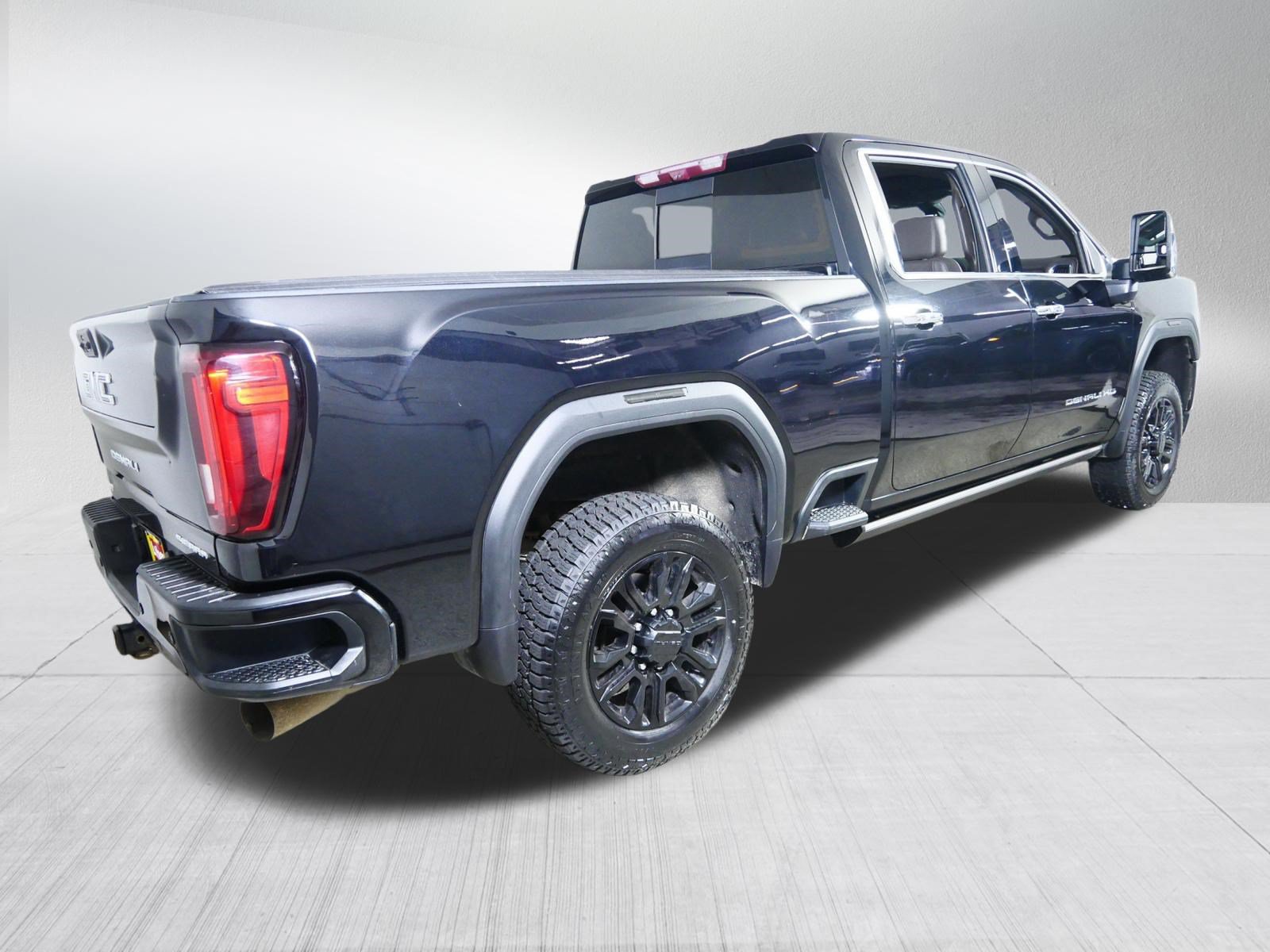 Certified 2021 GMC Sierra 3500 Denali w/ Denali Black Diamond Edition AWD/4WD image 7