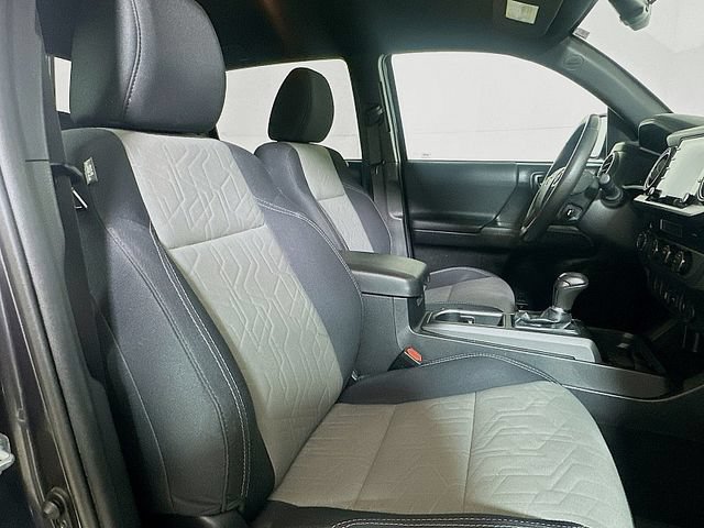 Used 2021 Toyota Tacoma TRD Off-Road AWD/4WD image 28