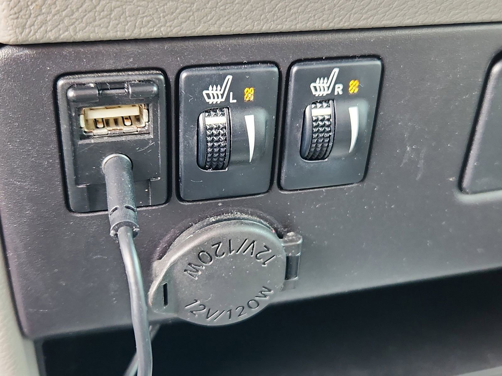 Used 2015 Toyota Sienna XLE FWD image 25
