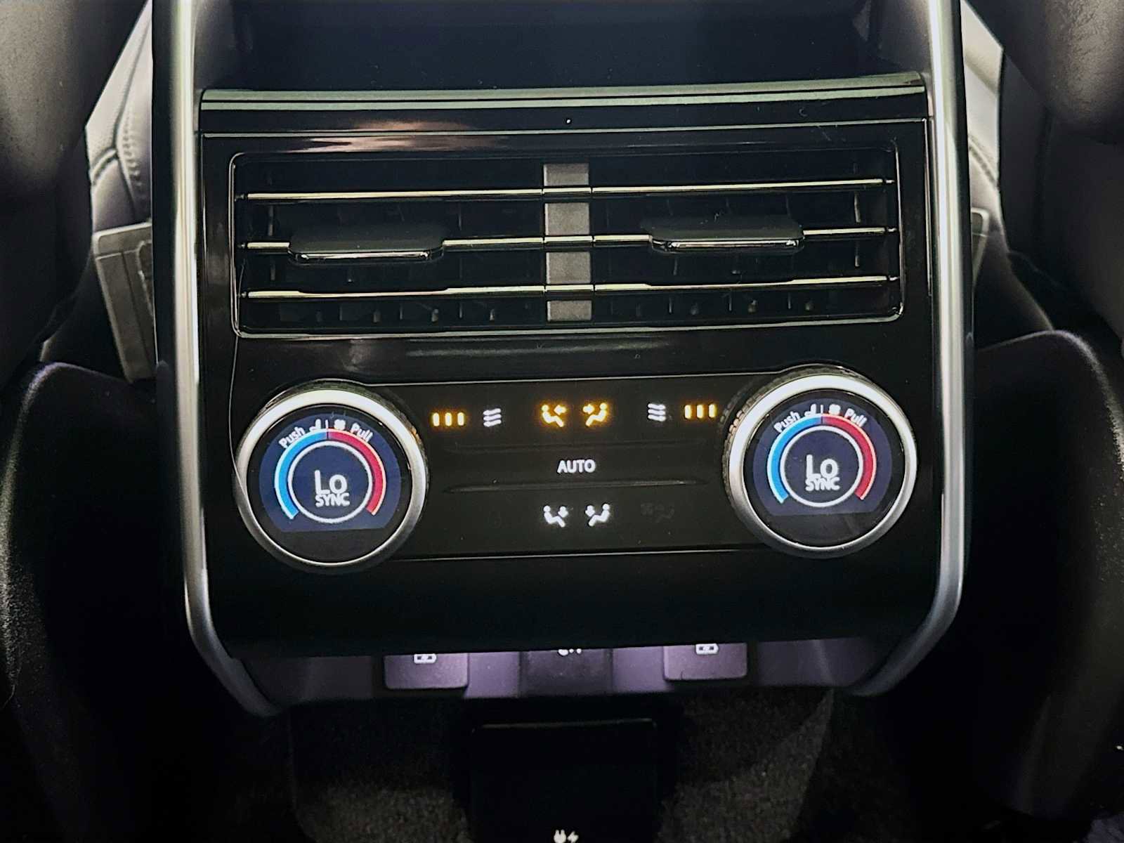 Certified 2025 Land Rover Range Rover Autobiography image 31