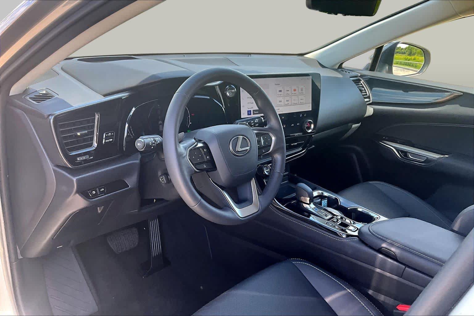 Used 2022 Lexus NX 350h AWD image 17