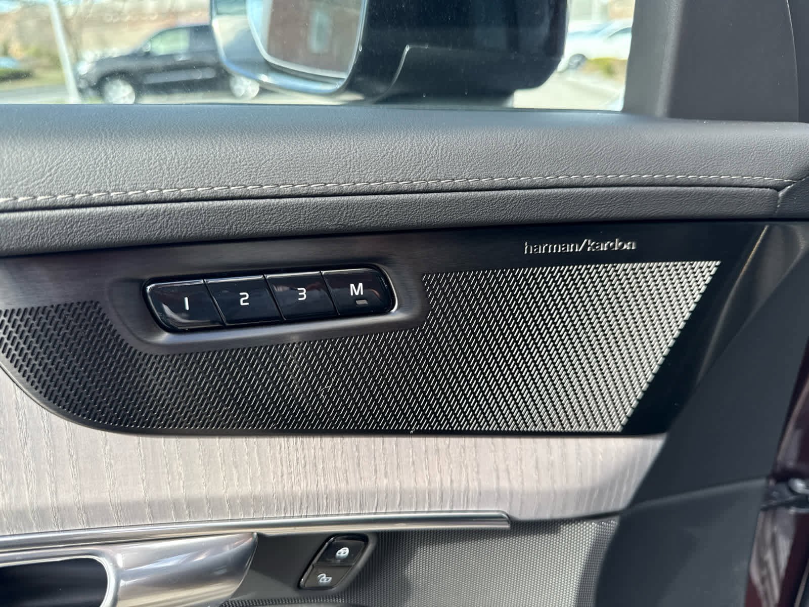 New 2026 Volvo XC90 T8 Ultra w/ Protection Package Premier image 8