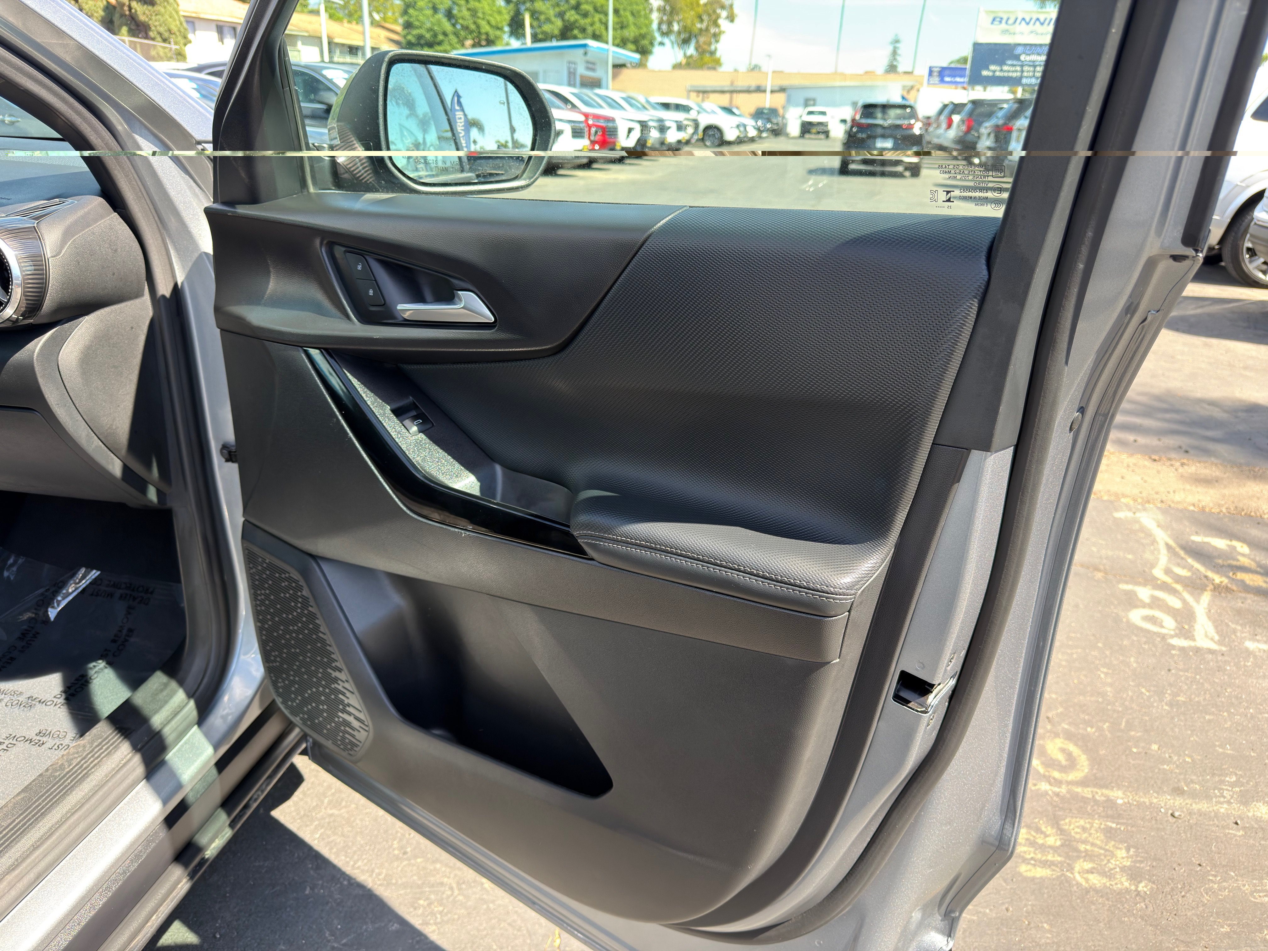 Used 2026 Chevrolet Equinox LT FWD image 11